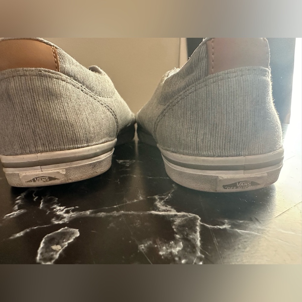 Women’s gray vans 6.5 - Picture 3 of 6